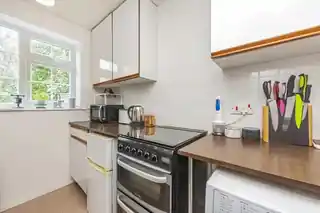 42 Minstrel Gardens, photo 3