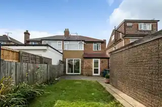 42 Morley Crescent West, photo 3