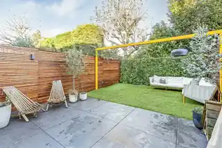 42 Palmerston Road, photo 3