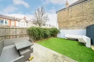 42 Pevensey Road, photo 3