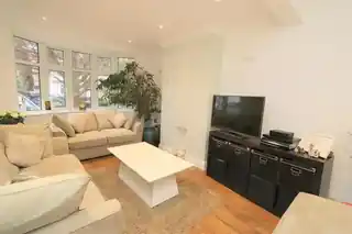 42 Stoughton Avenue, photo 3