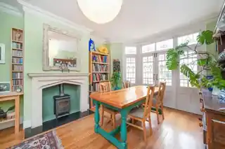 42 Winton Avenue, photo 3