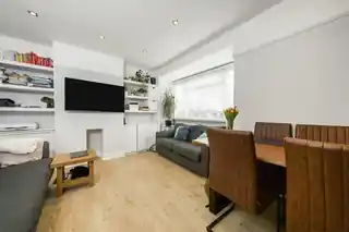 429A Chertsey Road, photo 4