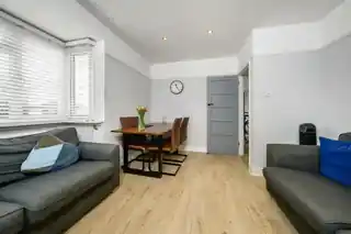 429A Chertsey Road, photo 3