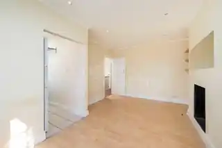 429A Watford Way, photo 3