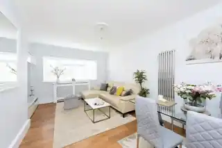 42A Churchfields Avenue, photo 3