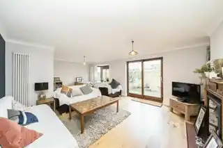 43 Adelaide Avenue, photo 2