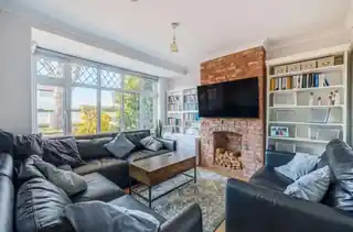 43 Brocks Drive, photo 2