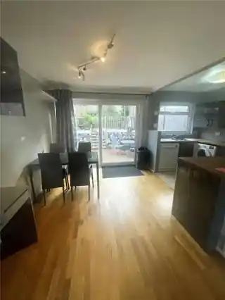 43 Deepfield Way, photo 3