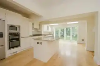 43 Effra Road, photo 2