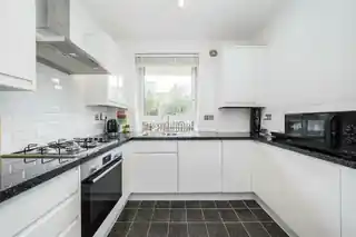 43 Elim Estate, photo 3