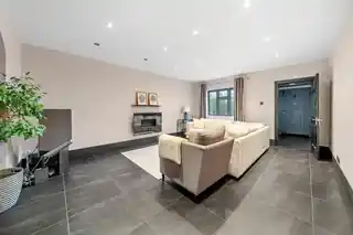43 Grove Park Road, photo 4