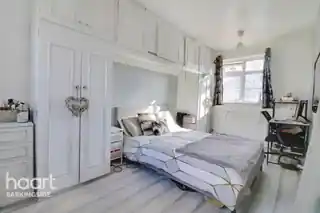 43 Hastings Avenue, photo 4