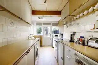 43 Kendal Avenue, photo 3