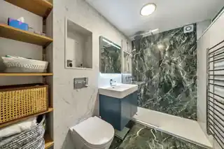 43 Leaf Close, photo 2