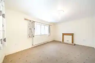 43 Maudslay Road, photo 2