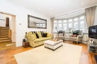 43 Parkway, photo 2