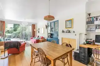 43 Ravensdale Avenue, photo 3