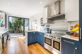 43 Ravensworth Road, photo 4