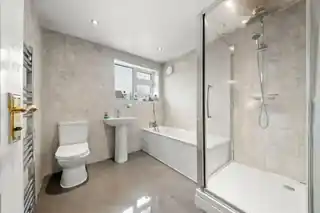 43 Warley Road, photo 2