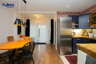 430 Baker Street, photo 3