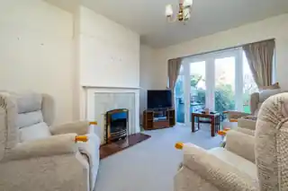 434 Sutton Common Road, photo 3