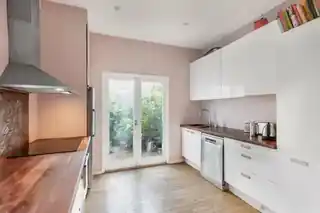 435 Lordship Lane, photo 4