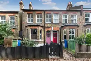 435 Lordship Lane, photo 3