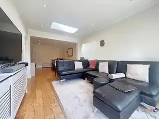 44 Alicia Avenue, photo 3
