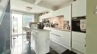 44 Brimpsfield Close, photo 3