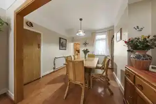 44 Calverton Road, photo 4