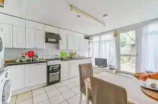 44 Coburg Crescent, photo 3