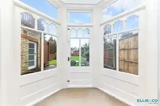 44 Eversleigh Road, photo 3