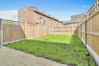 44 Fairlane Road, photo 4