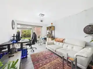44 Lakeside Close, photo 2