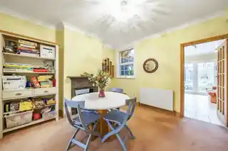 44 Mellows Road, photo 4