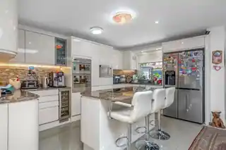 44 Whitmore Close, photo 3