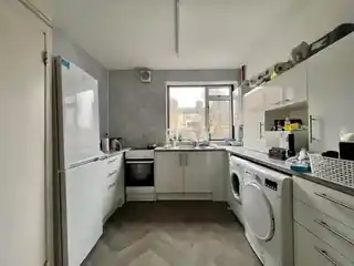 44 Woodhouse Grove, photo 4