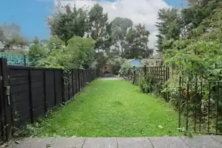 443 Greenford Road, photo 4
