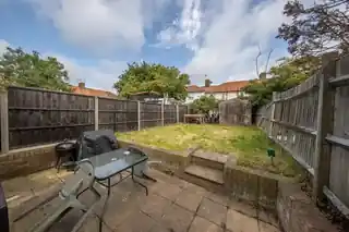 45 Abbots Road, photo 2