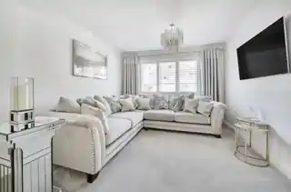 45 Carter Drive, photo 2