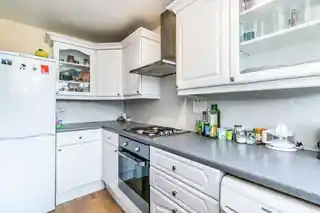 45 Carters Close, photo 3