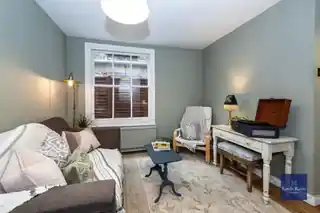 45 Crimsworth Road, photo 2