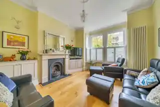 45 Eastbury Road, photo 2