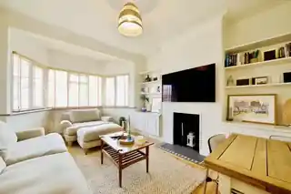 45 Glenhurst Road, photo 2