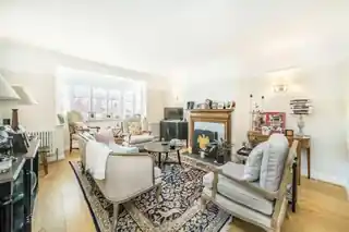 45 Hillcote Avenue, photo 4