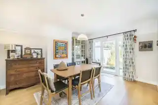 45 Hillcote Avenue, photo 3