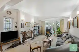 45 Osidge Lane, photo 2