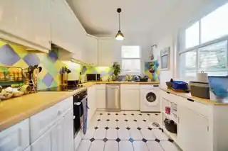 45 Sherringham Avenue, photo 4