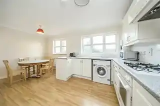 45 Tunnel Avenue, photo 2